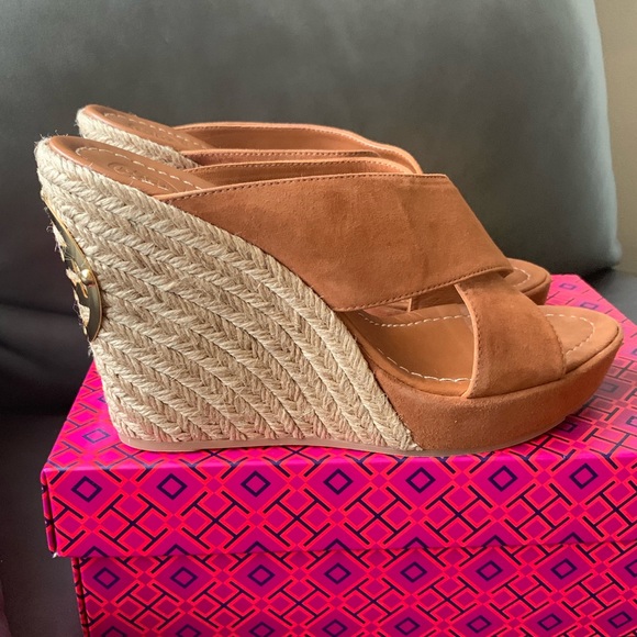 Tory Burch Bailey Espadrille - Picture 2 of 8
